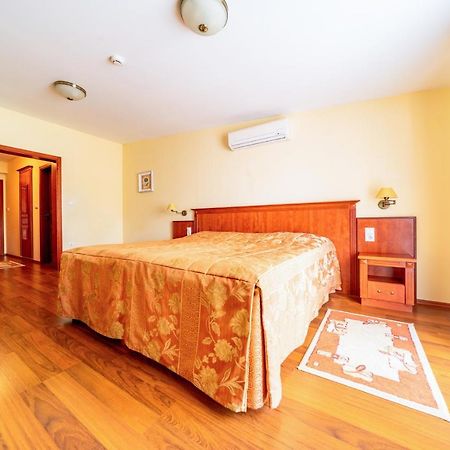 Pannon Hotel Bejelentkezes 20 Oraig, Check-In Until 20 O'Clock, Einchecken Bis 20 Uhr Mohács Buitenkant foto