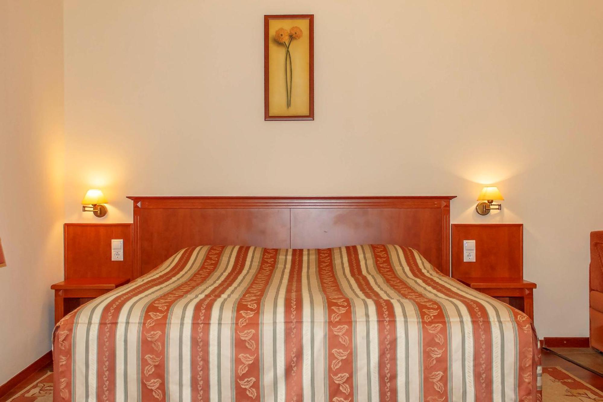 Pannon Hotel Bejelentkezes 20 Oraig, Check-In Until 20 O'Clock, Einchecken Bis 20 Uhr Mohács Buitenkant foto