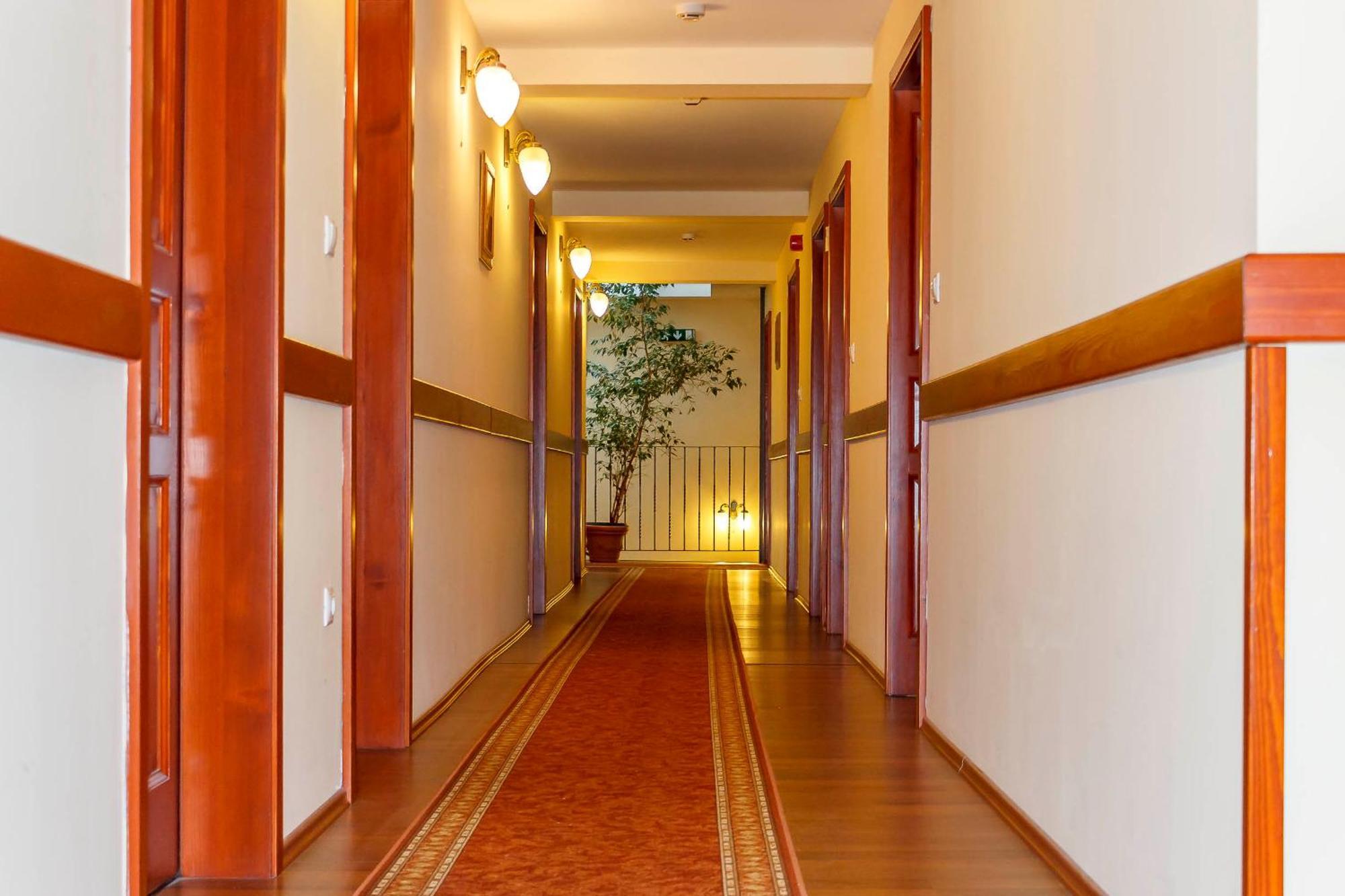Pannon Hotel Bejelentkezes 20 Oraig, Check-In Until 20 O'Clock, Einchecken Bis 20 Uhr Mohács Buitenkant foto