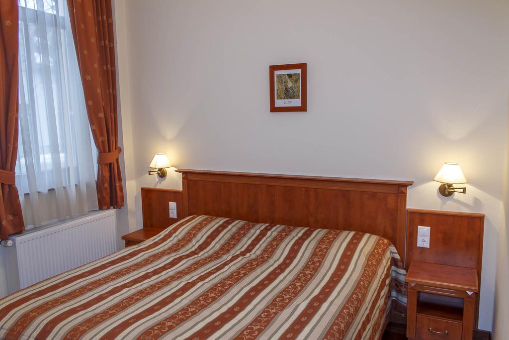 Pannon Hotel Bejelentkezes 20 Oraig, Check-In Until 20 O'Clock, Einchecken Bis 20 Uhr Mohács Buitenkant foto