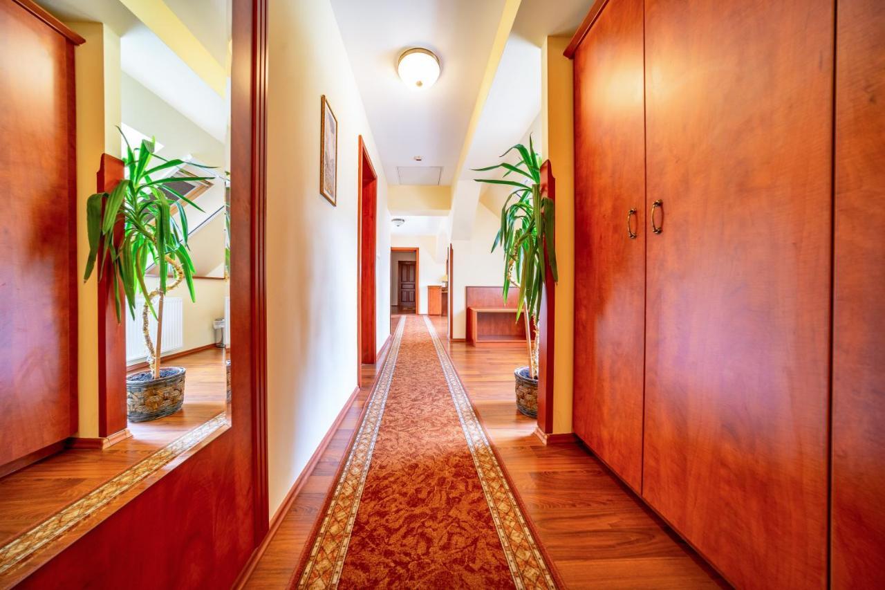 Pannon Hotel Bejelentkezes 20 Oraig, Check-In Until 20 O'Clock, Einchecken Bis 20 Uhr Mohács Buitenkant foto