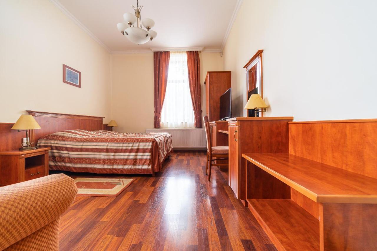 Pannon Hotel Bejelentkezes 20 Oraig, Check-In Until 20 O'Clock, Einchecken Bis 20 Uhr Mohács Buitenkant foto