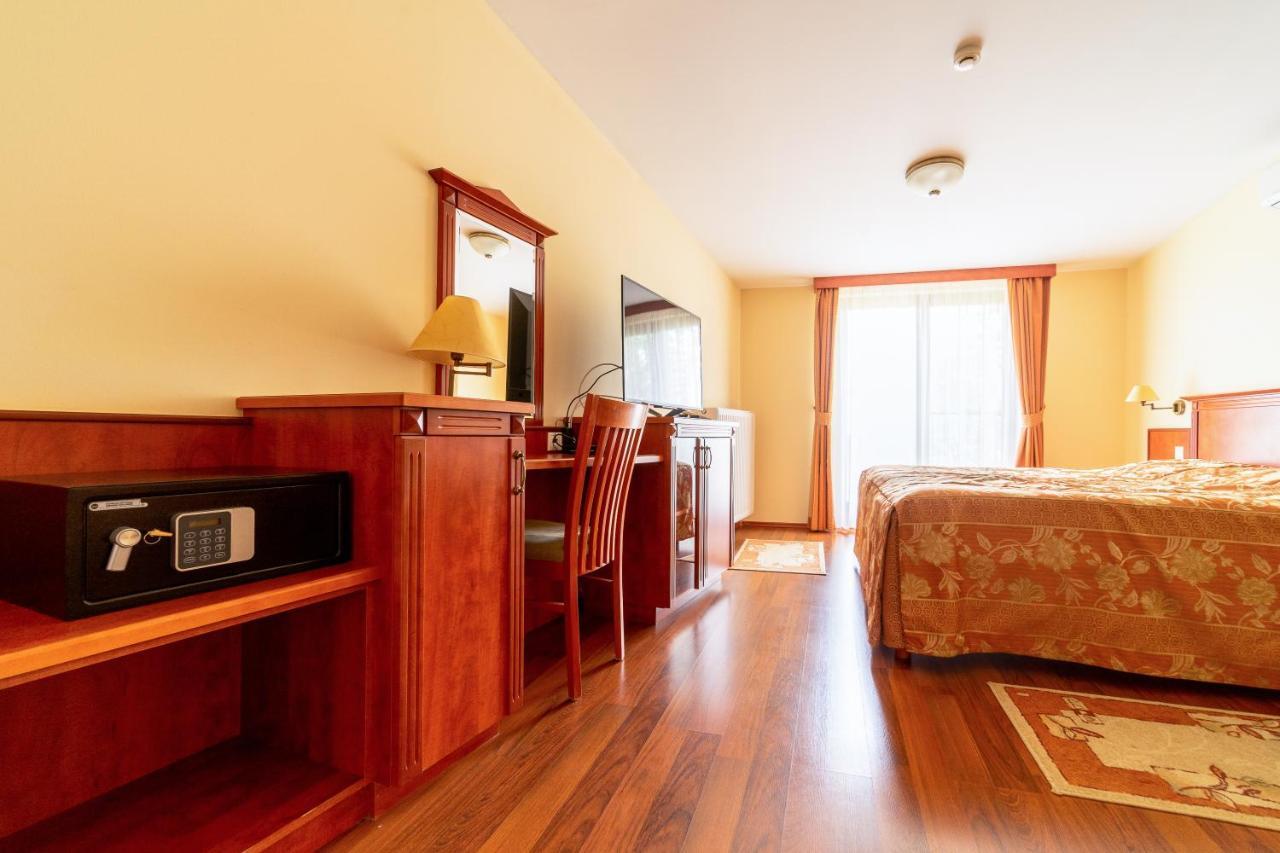 Pannon Hotel Bejelentkezes 20 Oraig, Check-In Until 20 O'Clock, Einchecken Bis 20 Uhr Mohács Buitenkant foto