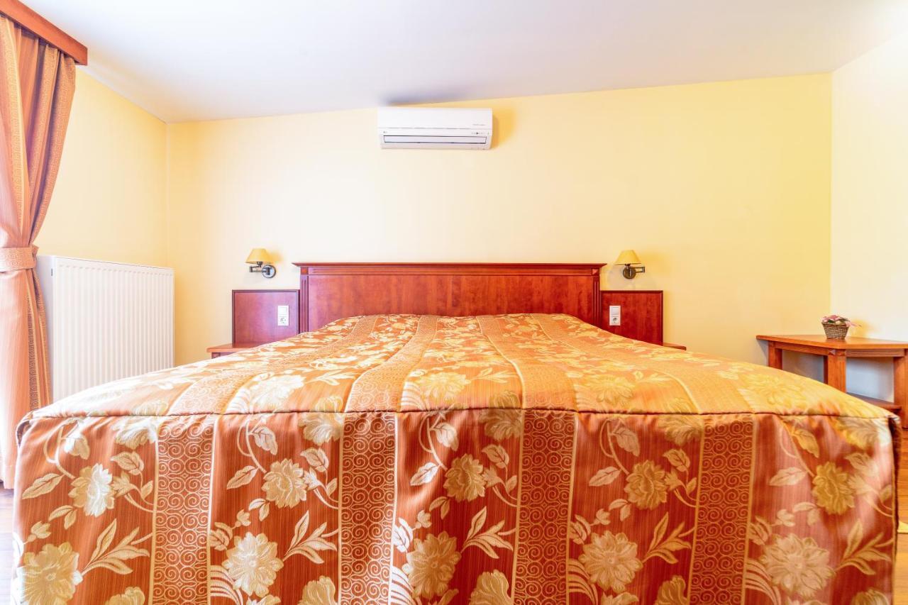 Pannon Hotel Bejelentkezes 20 Oraig, Check-In Until 20 O'Clock, Einchecken Bis 20 Uhr Mohács Buitenkant foto