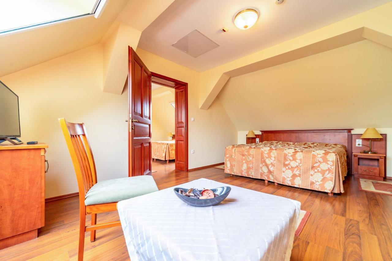 Pannon Hotel Bejelentkezes 20 Oraig, Check-In Until 20 O'Clock, Einchecken Bis 20 Uhr Mohács Buitenkant foto
